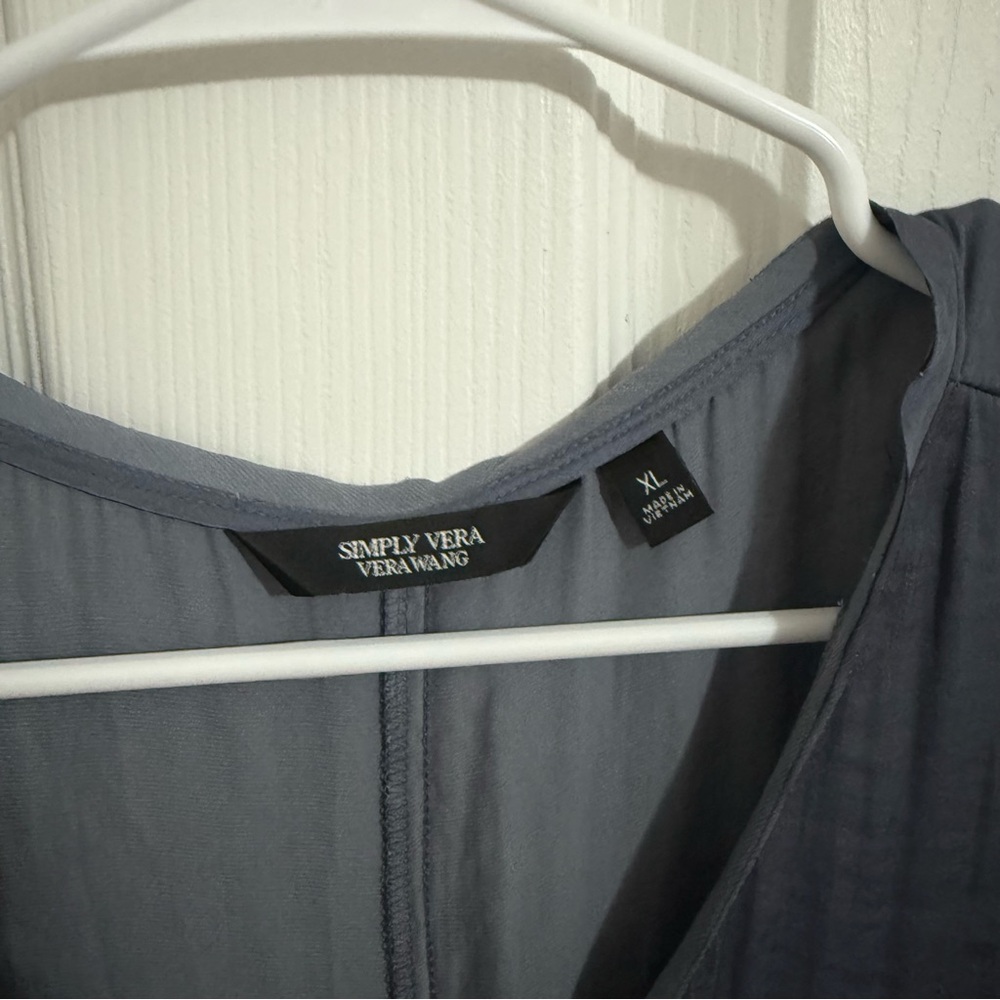 Simply Vera Vera Wang Charcoal Sleeveless V-Neck Blouse - Picture 5 of 5